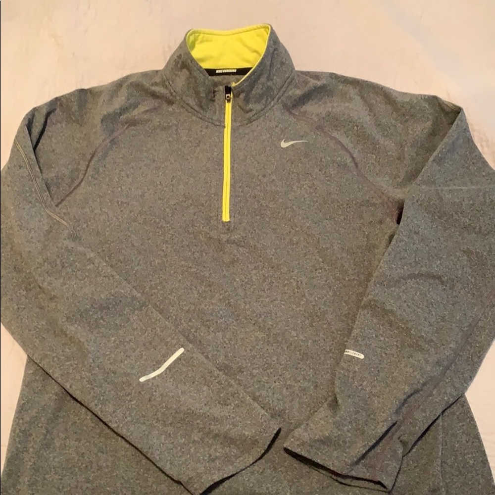 Nike 1/4 zip light weight running pullover